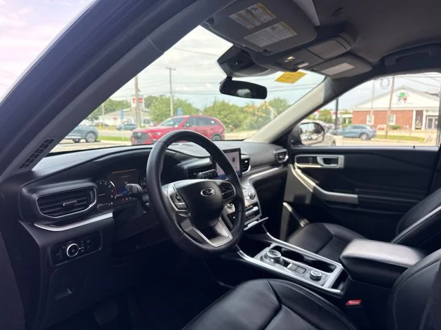 Used 2023 Black Ford XLT image 9
