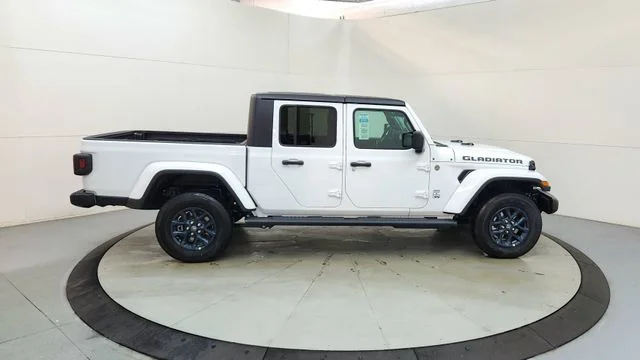 New 2026 Bright White Clear-Coat Exterior Paint Jeep 85th Anniversary Edition image 11