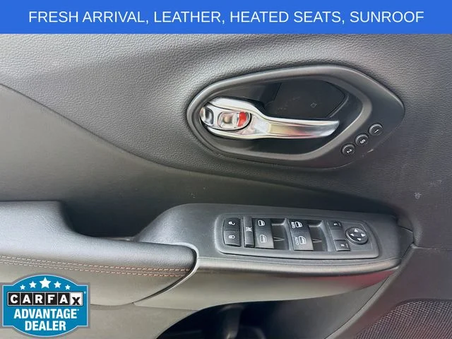 Used 2019 Red Jeep Trailhawk image 18