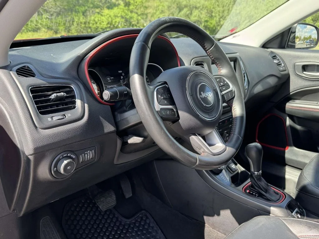 Used 2019 Red Jeep Trailhawk image 2