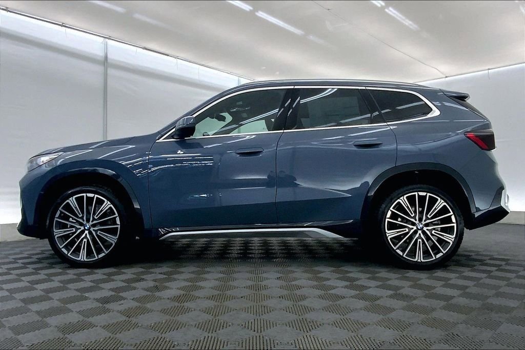 Used 2026 Storm Bay Metallic BMW xDrive28i image 4