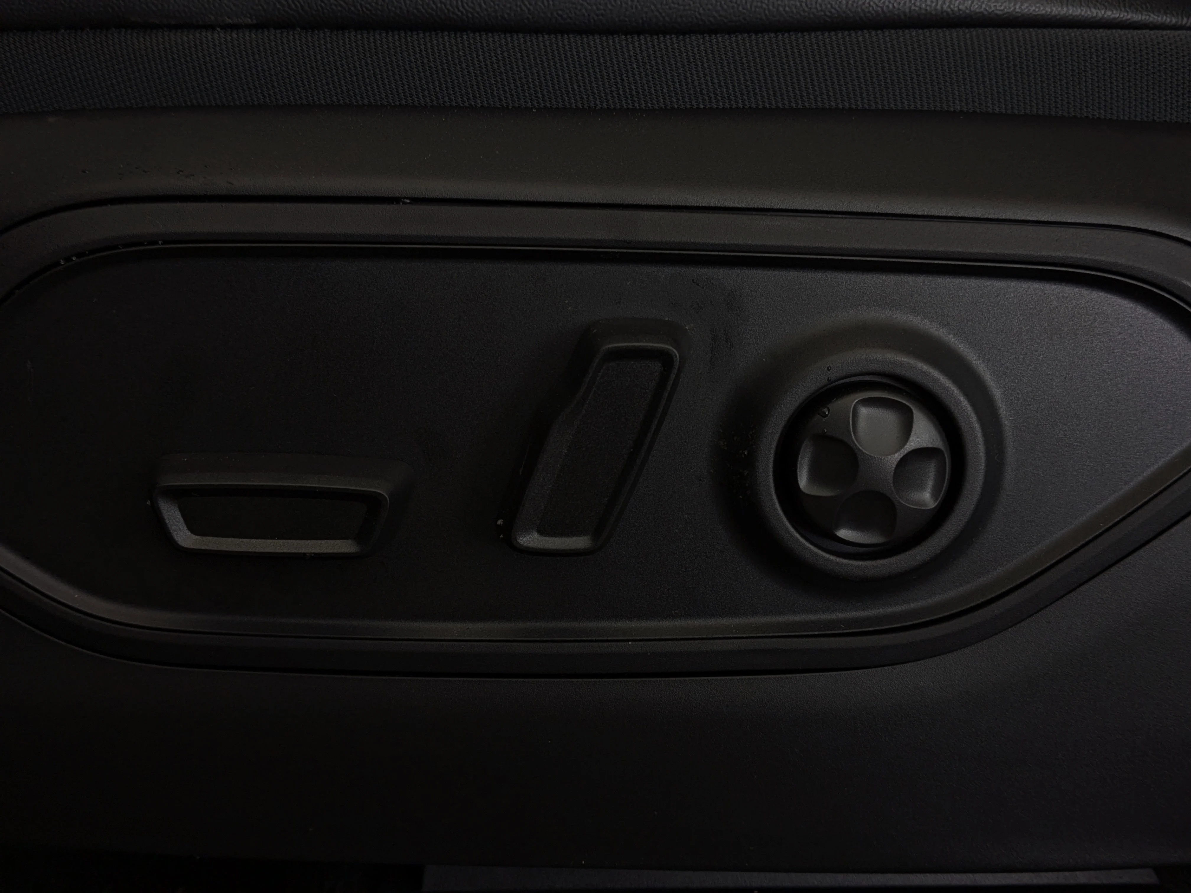 New 2026 Grey Jeep Altitude - - Altitude Appearance Pkg - Power Sunroof - 2.0L I4 Turbo & More image 14