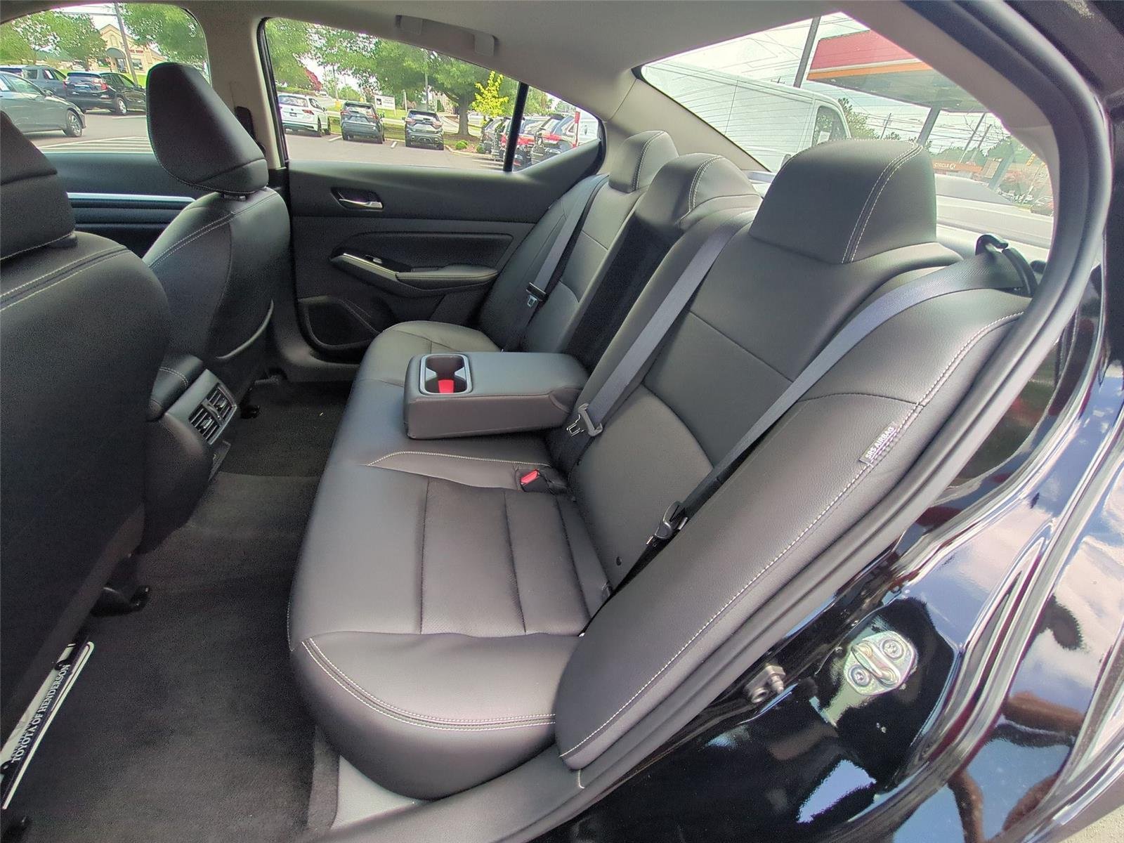 Used 2025 Super Black Nissan SL image 33