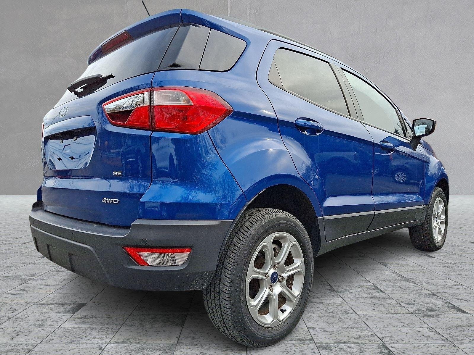 Used 2022 Lightning Blue Metallic Ford SE image 7