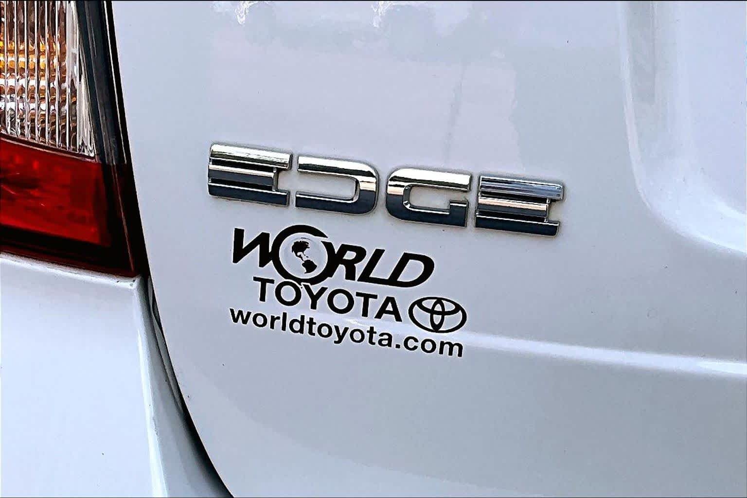 Used 2013 White Suede Ford SE image 10