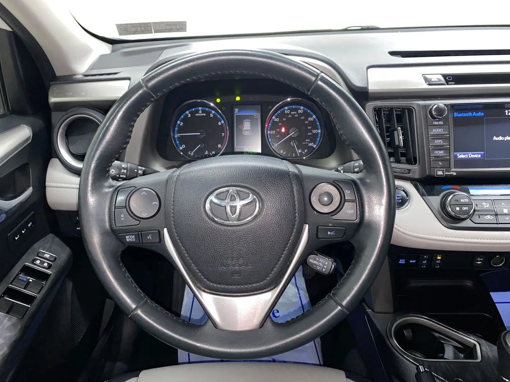 Used 2017 White Toyota Platinum image 30