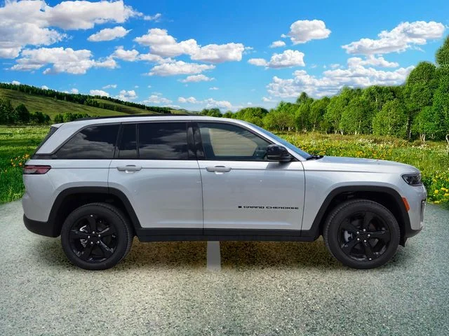 New 2026 Silver Zynith Exterior Paint Jeep Limited image 7