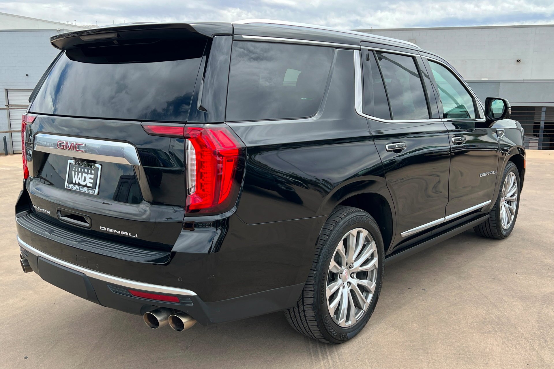 Used 2022 Onyx Black GMC Denali image 6