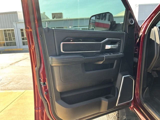 Used 2020 Red Ram Laramie image 31