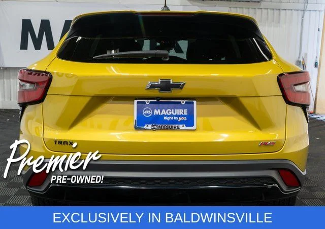 Used 2024 Yellow Chevrolet 1RS image 6