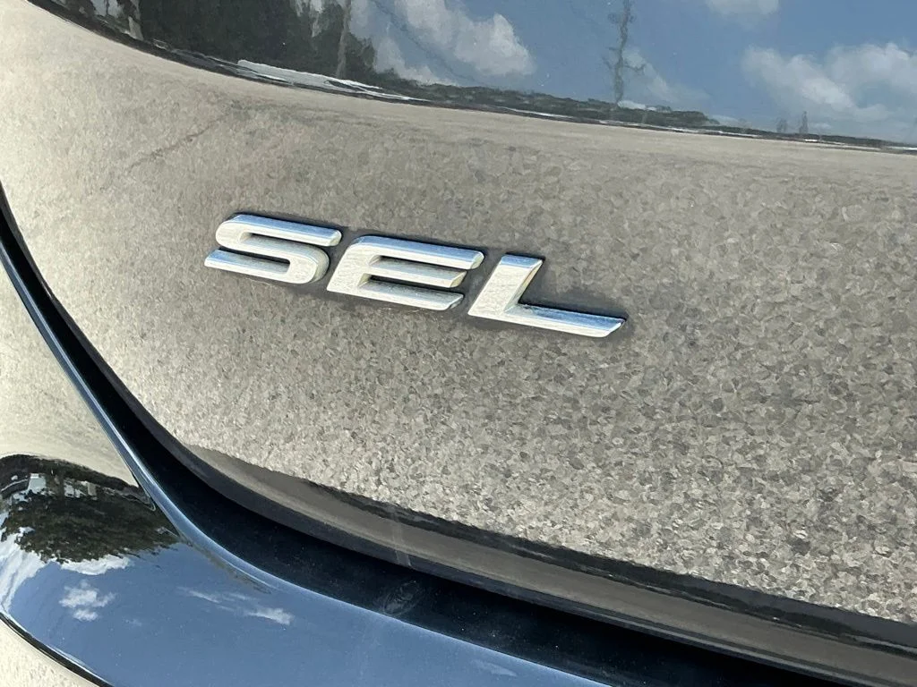 Used 2023 Black Ford SEL image 24