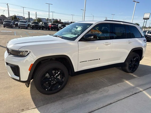 New 2027 White Jeep Limited image 8