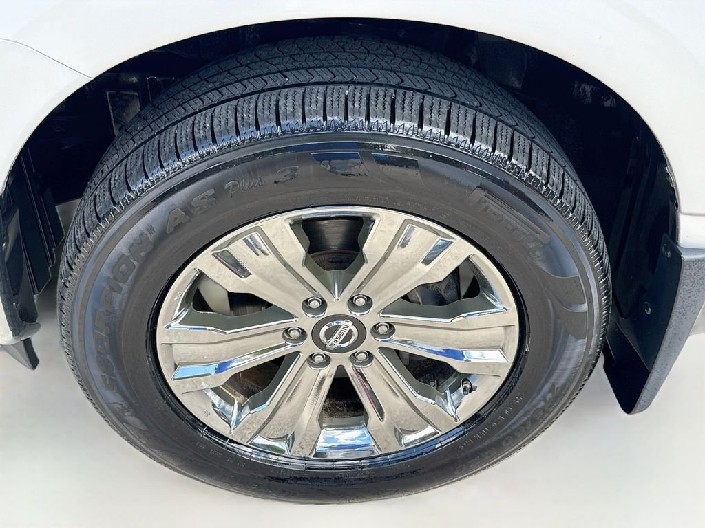 Used 2018 Brilliant Silver Nissan SV image 31