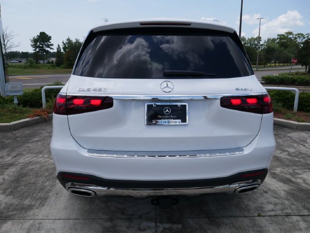 New 2026 MANUFAKTUR Moonlight White Metallic Mercedes-Benz GLS 450 image 29