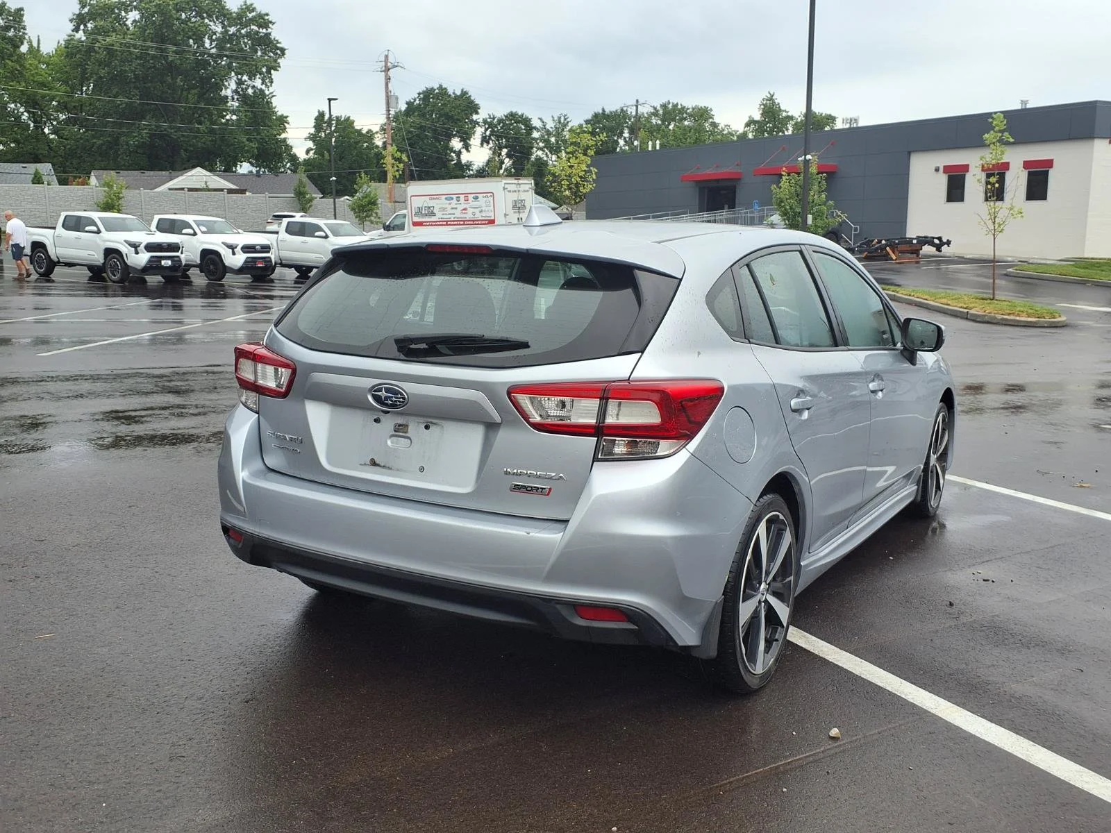 Used 2018 Ice Silver Metallic Subaru Sport image 4
