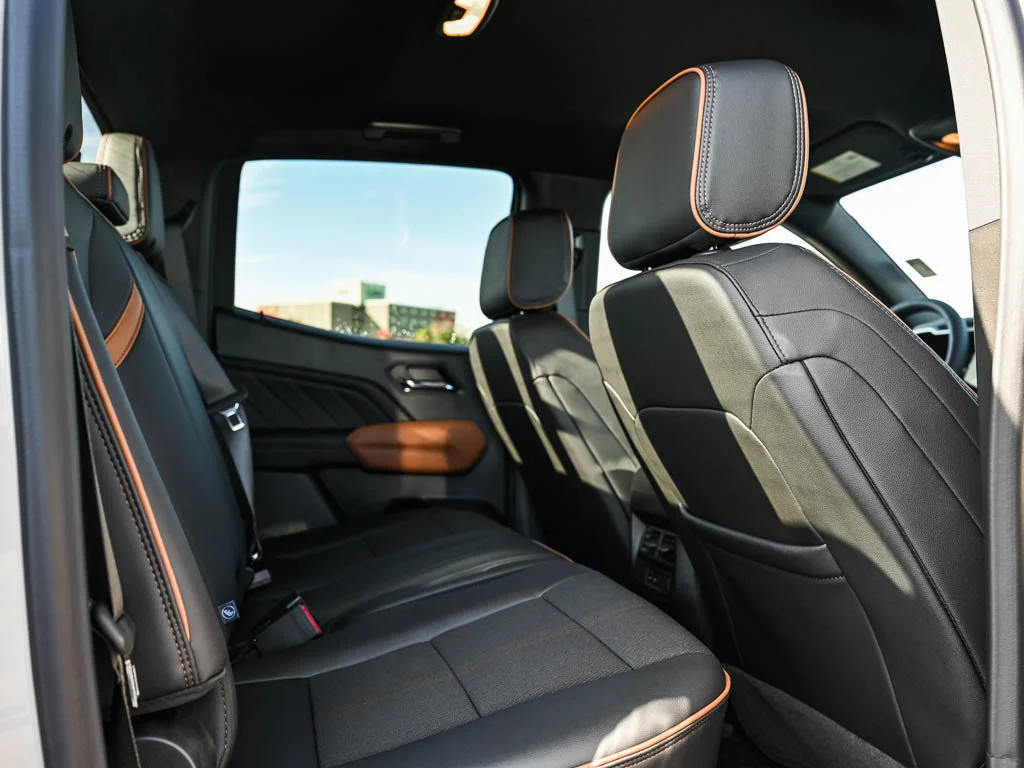 2026 GMC Canyon AT4 - Photo 9