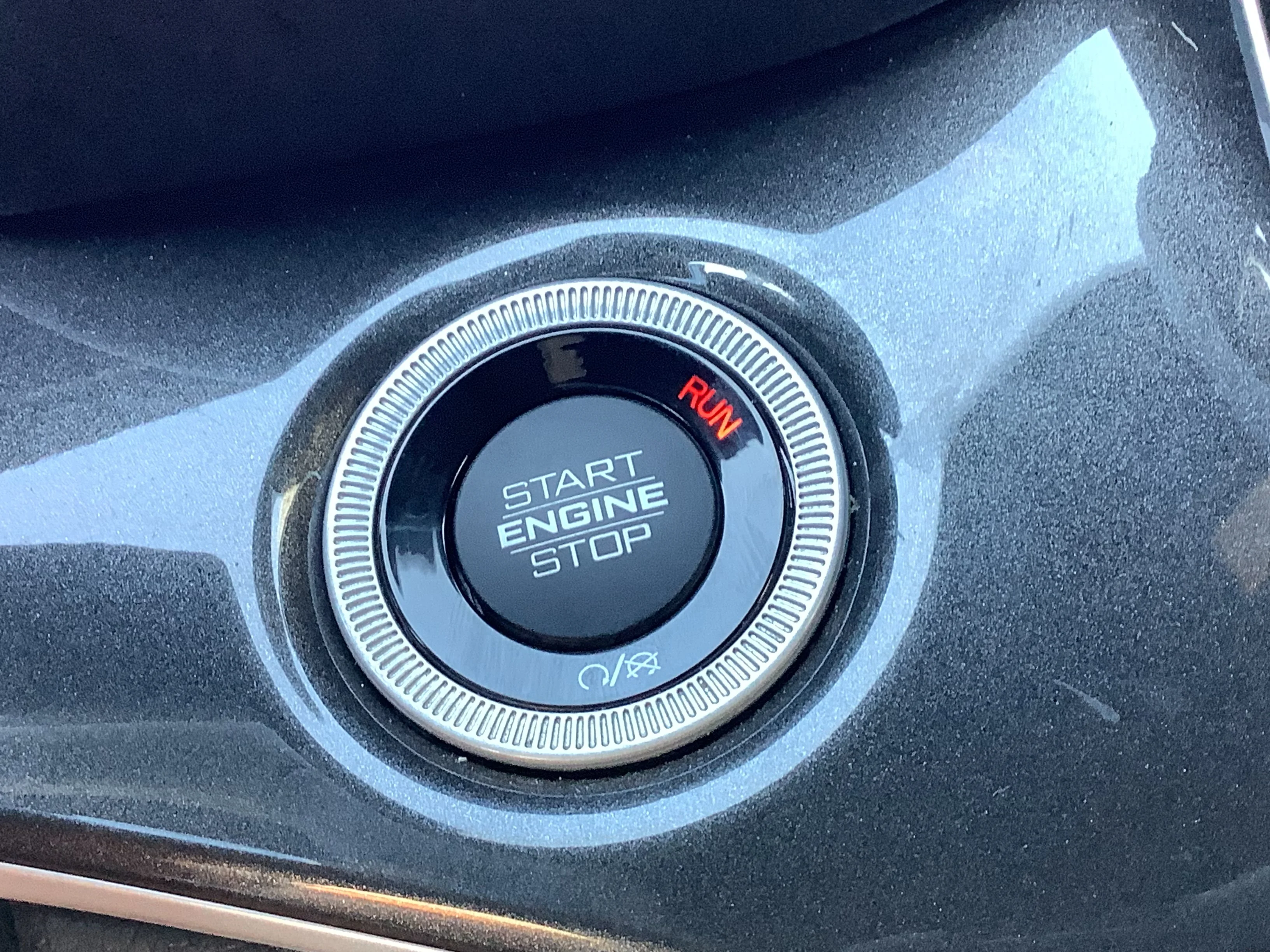 Used 2022 White Jeep Altitude image 17