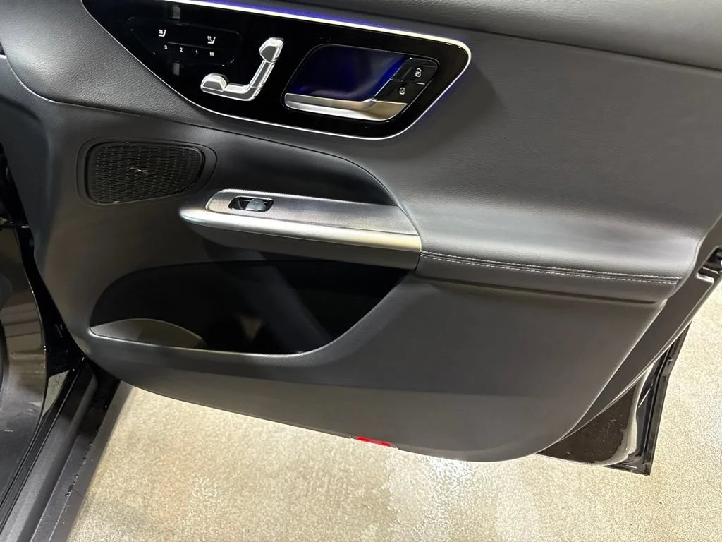 New 2027 Graphite Grey Metallic Mercedes-Benz GLC 300 image 13