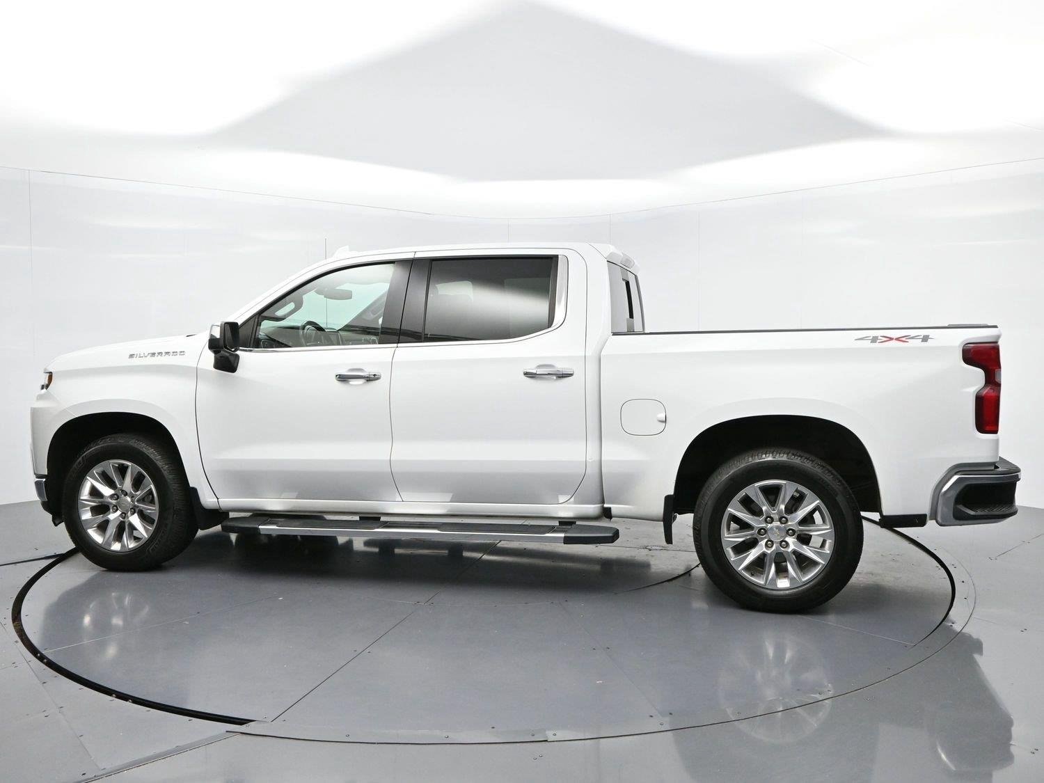 Used 2021 SUMMIT WHITE Chevrolet LTZ image 4