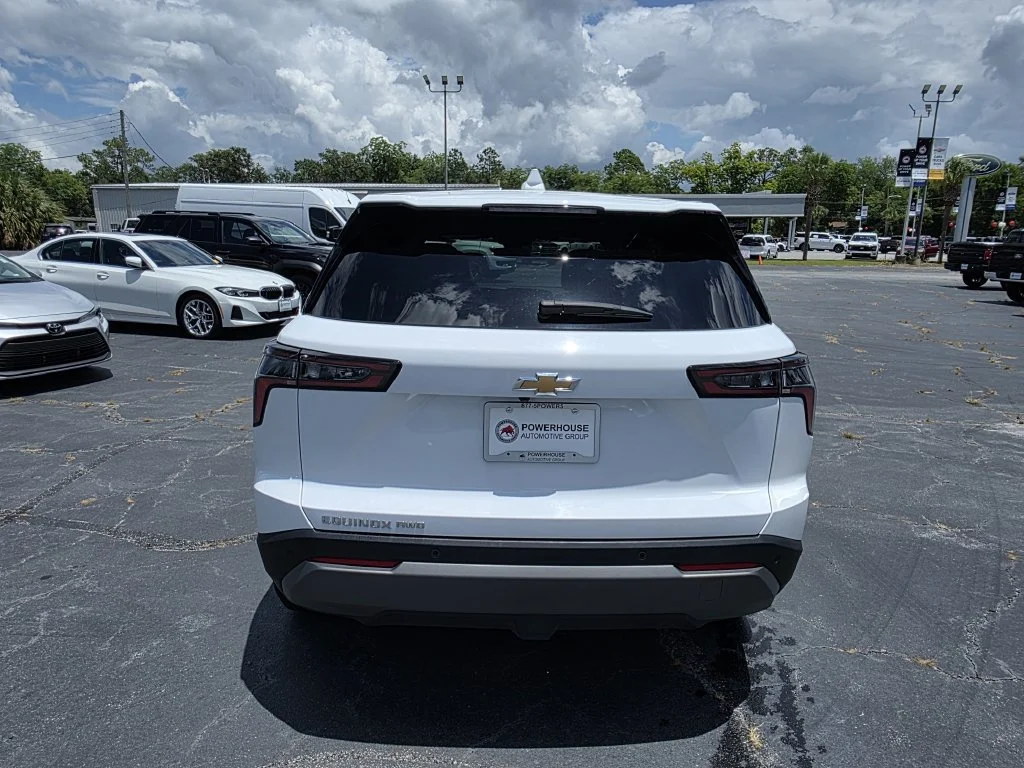 Used 2026 Summit White Chevrolet LT image 5