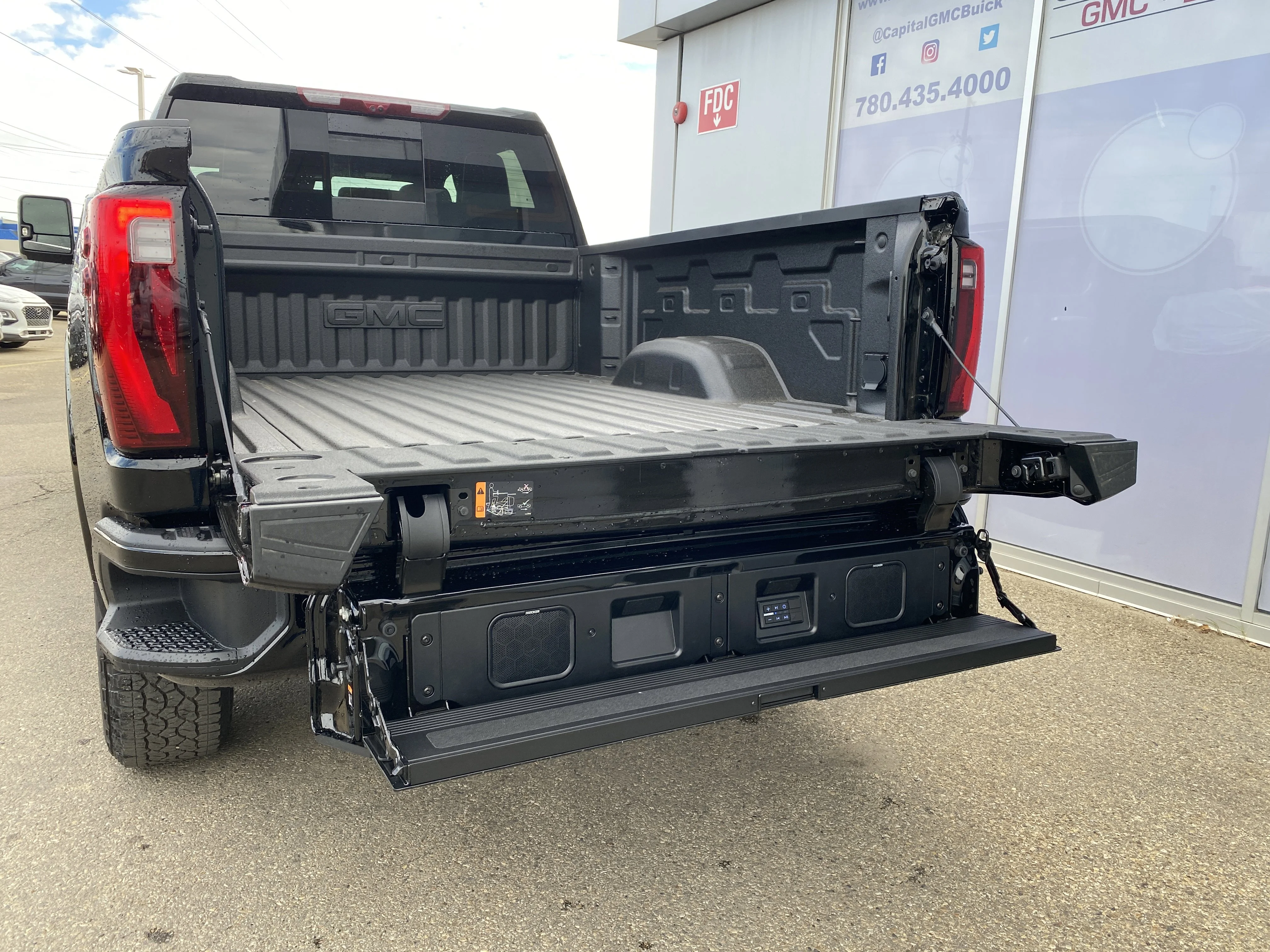 New 2026 ONYX BLACK GMC Denali Ultimate image 5