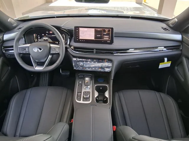 New 2027 RADIANT WHITE INFINITI Luxe AWD image 9