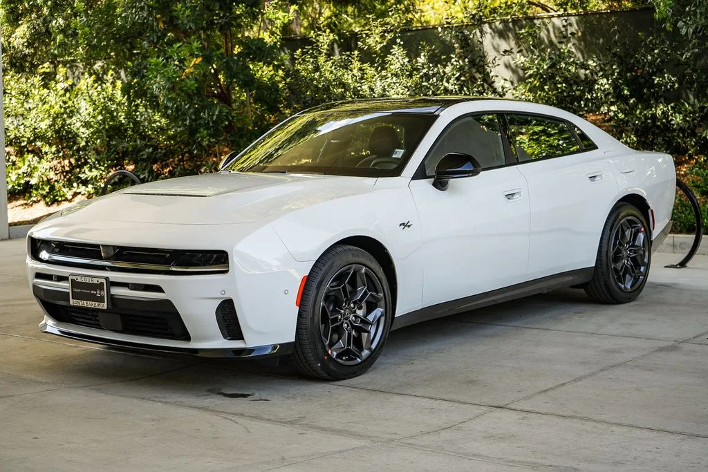 New 2026 White Knuckle Exterior Paint Dodge R/T image 3