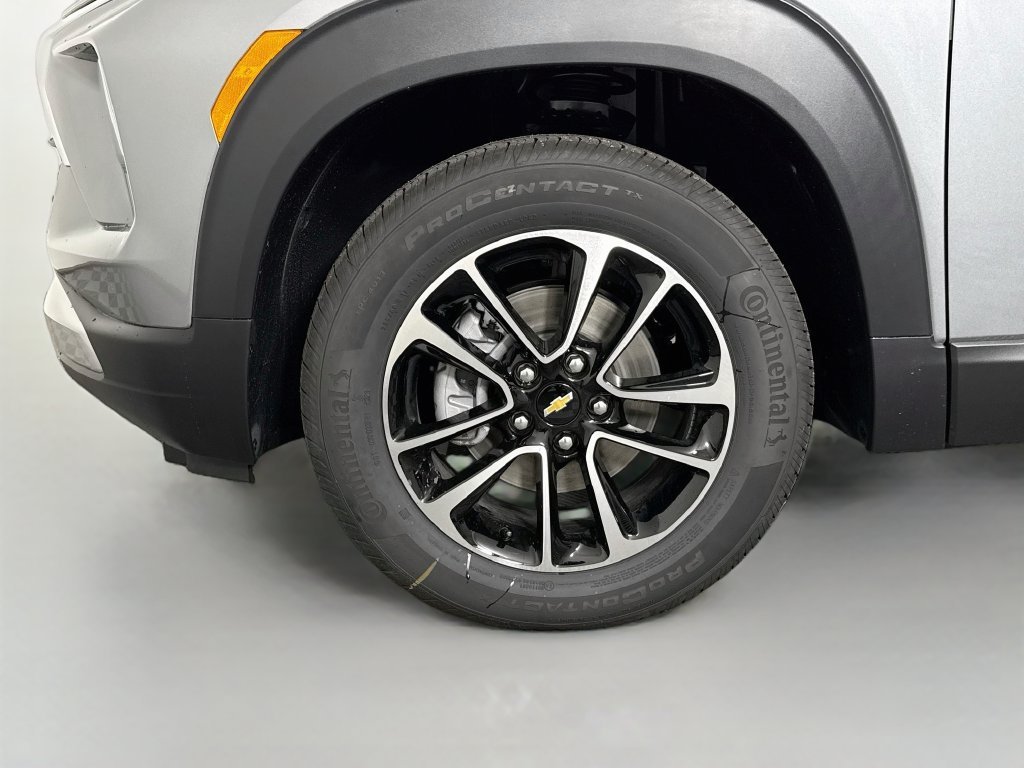 New 2026 Sterling Gray Metallic Chevrolet LT image 29