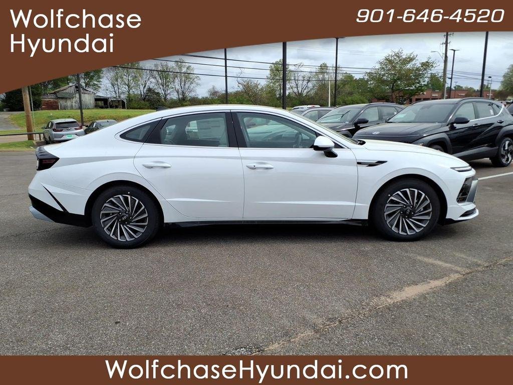 New 2026 White Hyundai SEL image 6