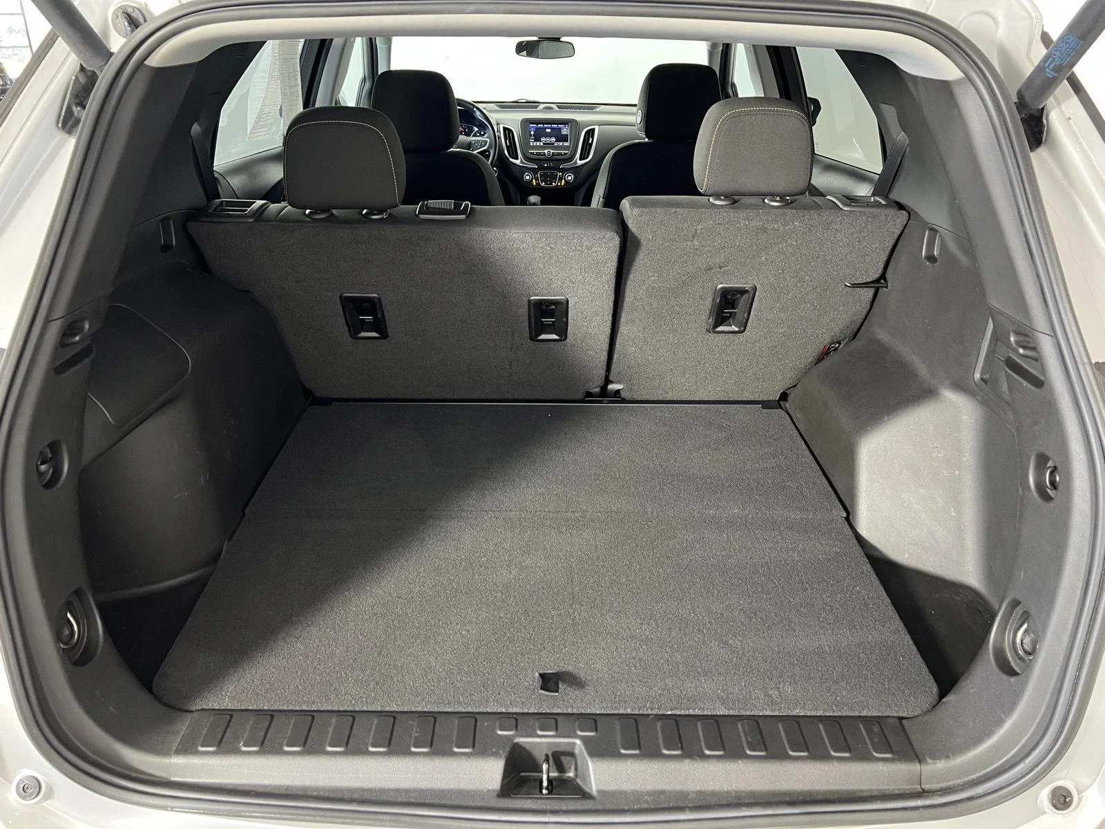 Used 2022 Silver Ice Metallic Chevrolet LT image 20