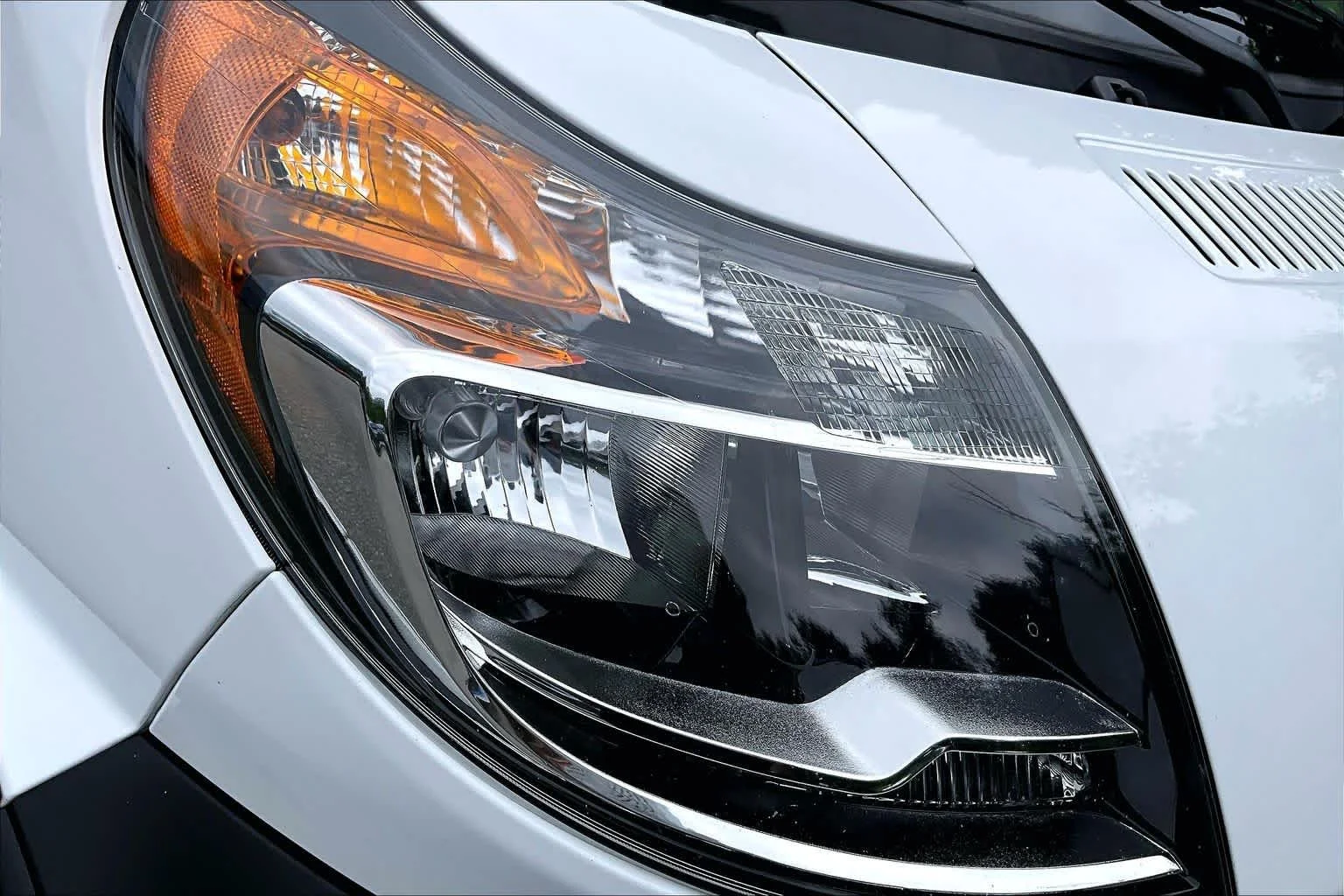 Used 2022 Bright White Clearcoat Ram  image 27