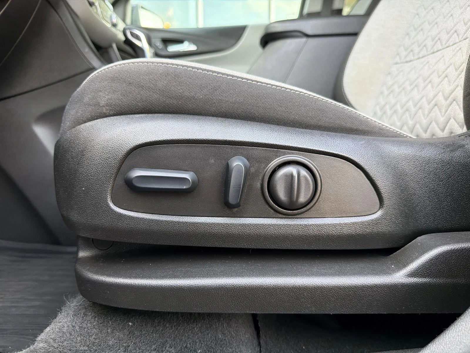 Used 2023 Iron Gray Metallic Chevrolet LT image 16