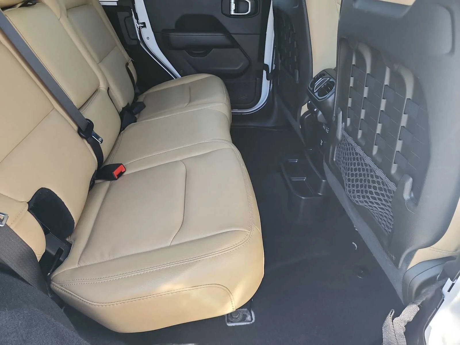 Used 2019 Bright White Clearcoat Jeep Rubicon image 25