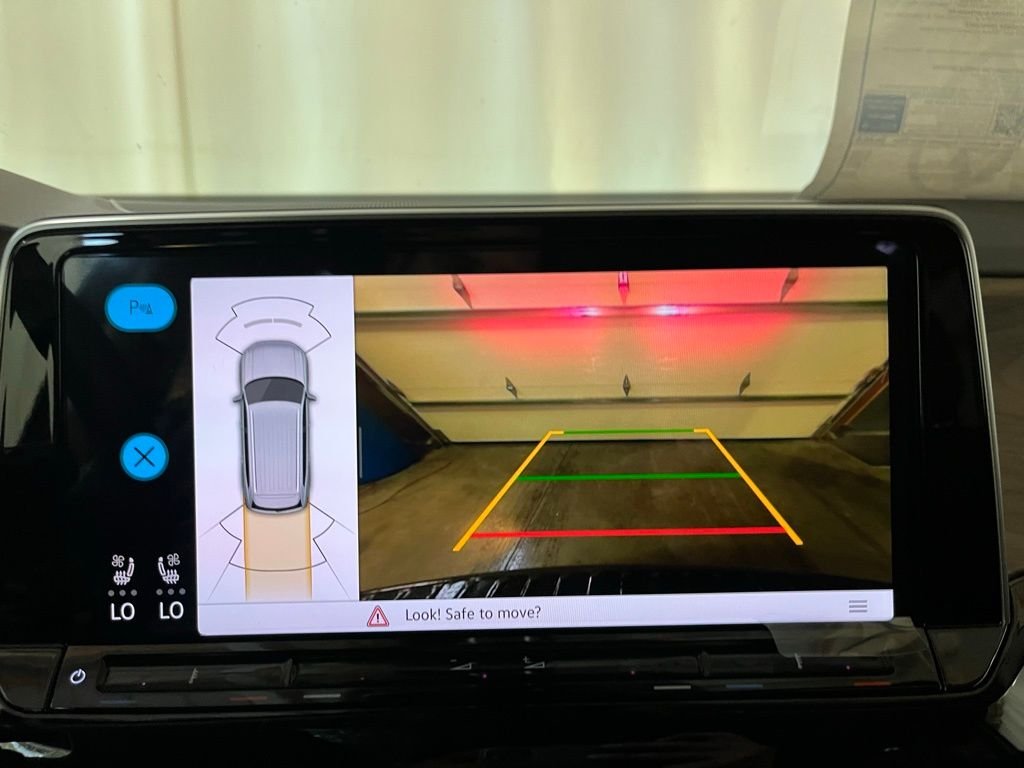 New 2026 Green Volkswagen 2.0T SE w/Technology image 17