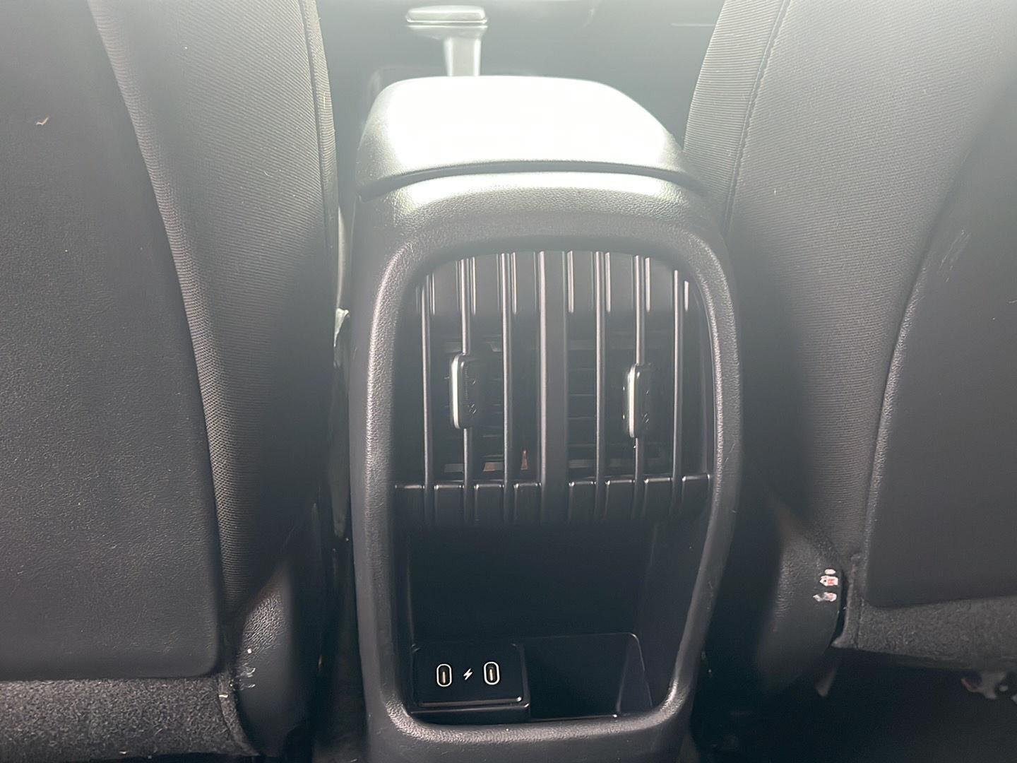 2025 Hyundai Kona SEL - Photo 15