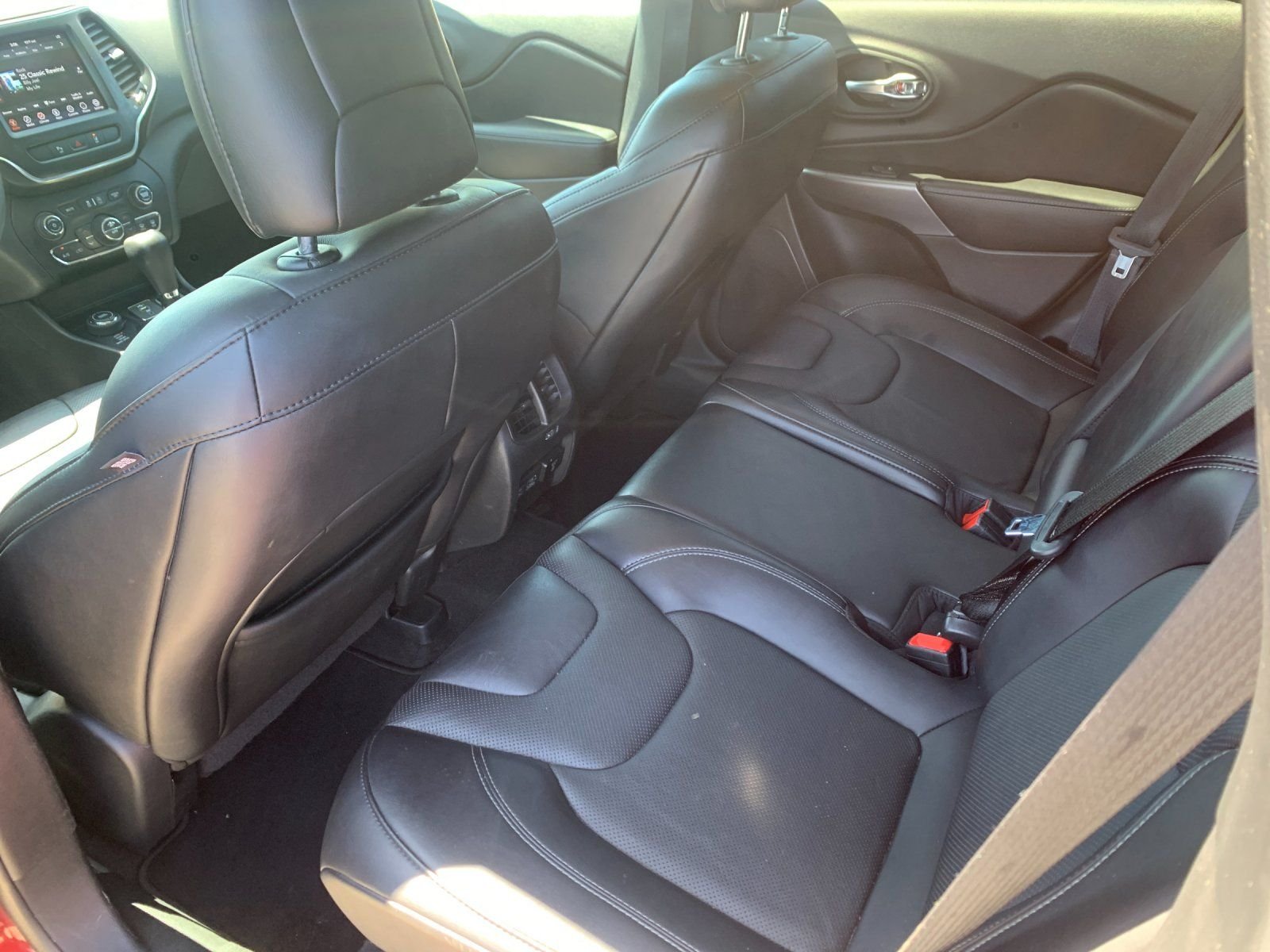 Used 2021 Red Jeep Latitude Lux image 13