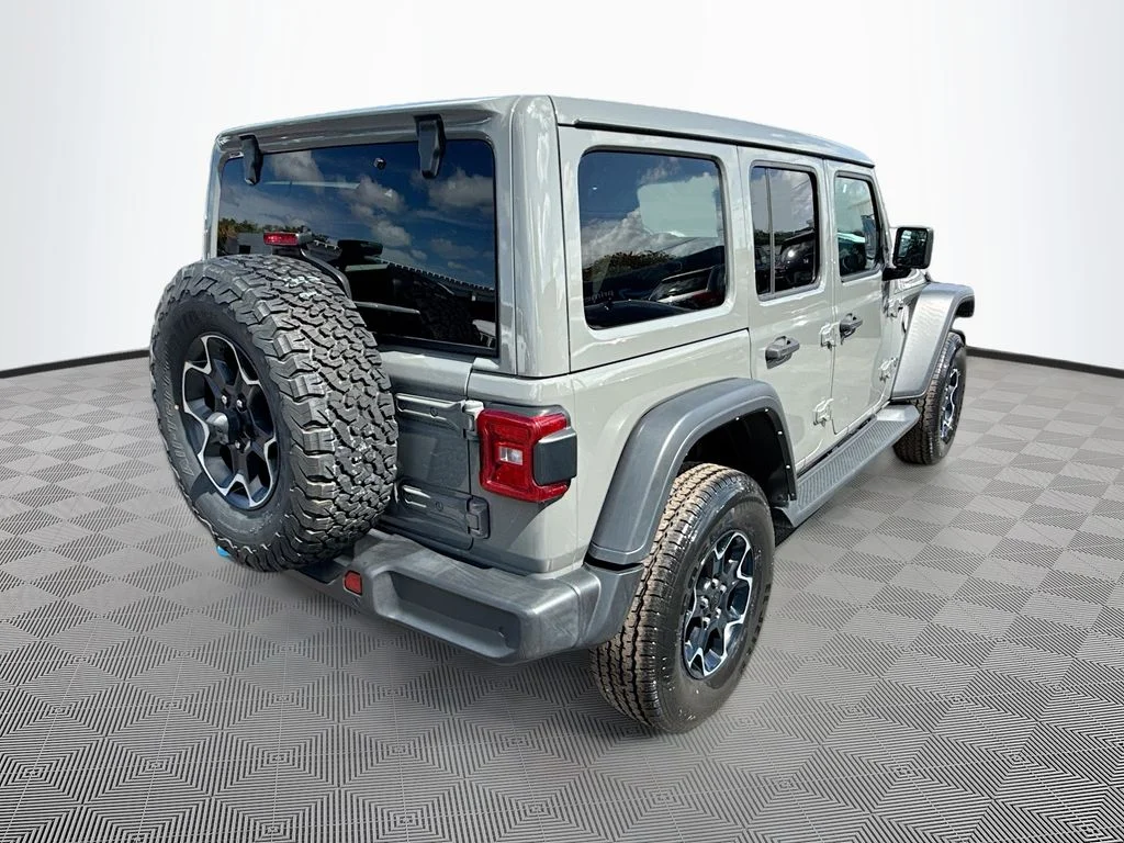 Used 2022 Gray Jeep Unlimited Rubicon 4xe image 6