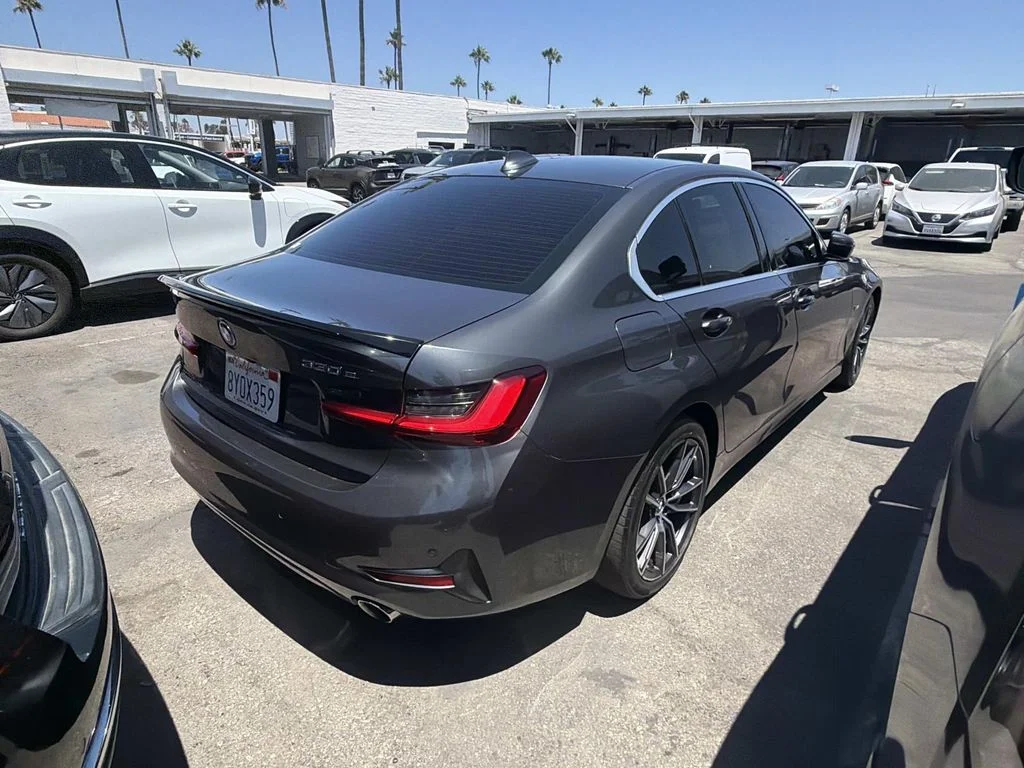 Used 2022 MINERAL GREY METALLIC BMW 330e image 5