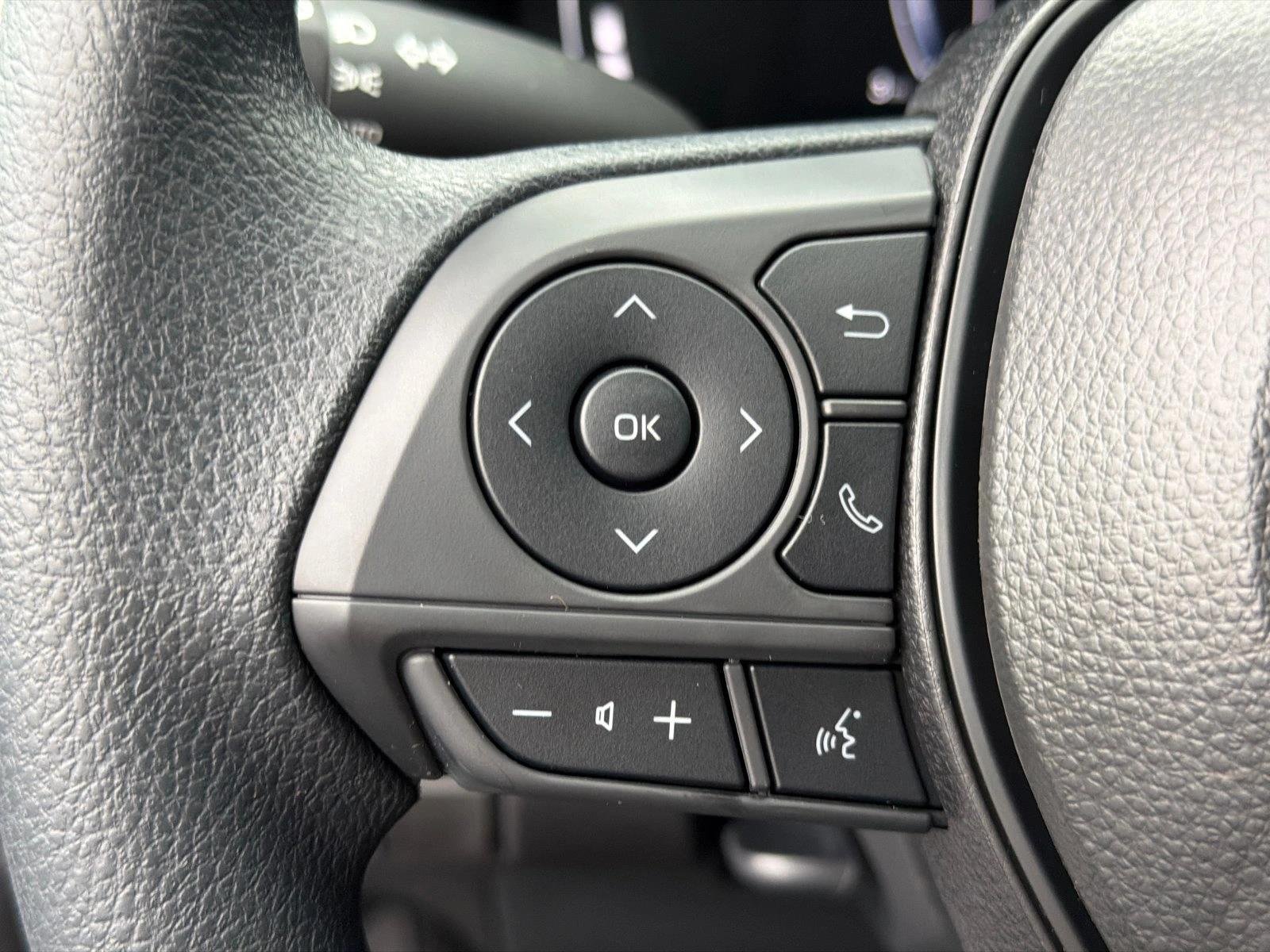 New 2027 Wind Chill Pearl Toyota LE image 24