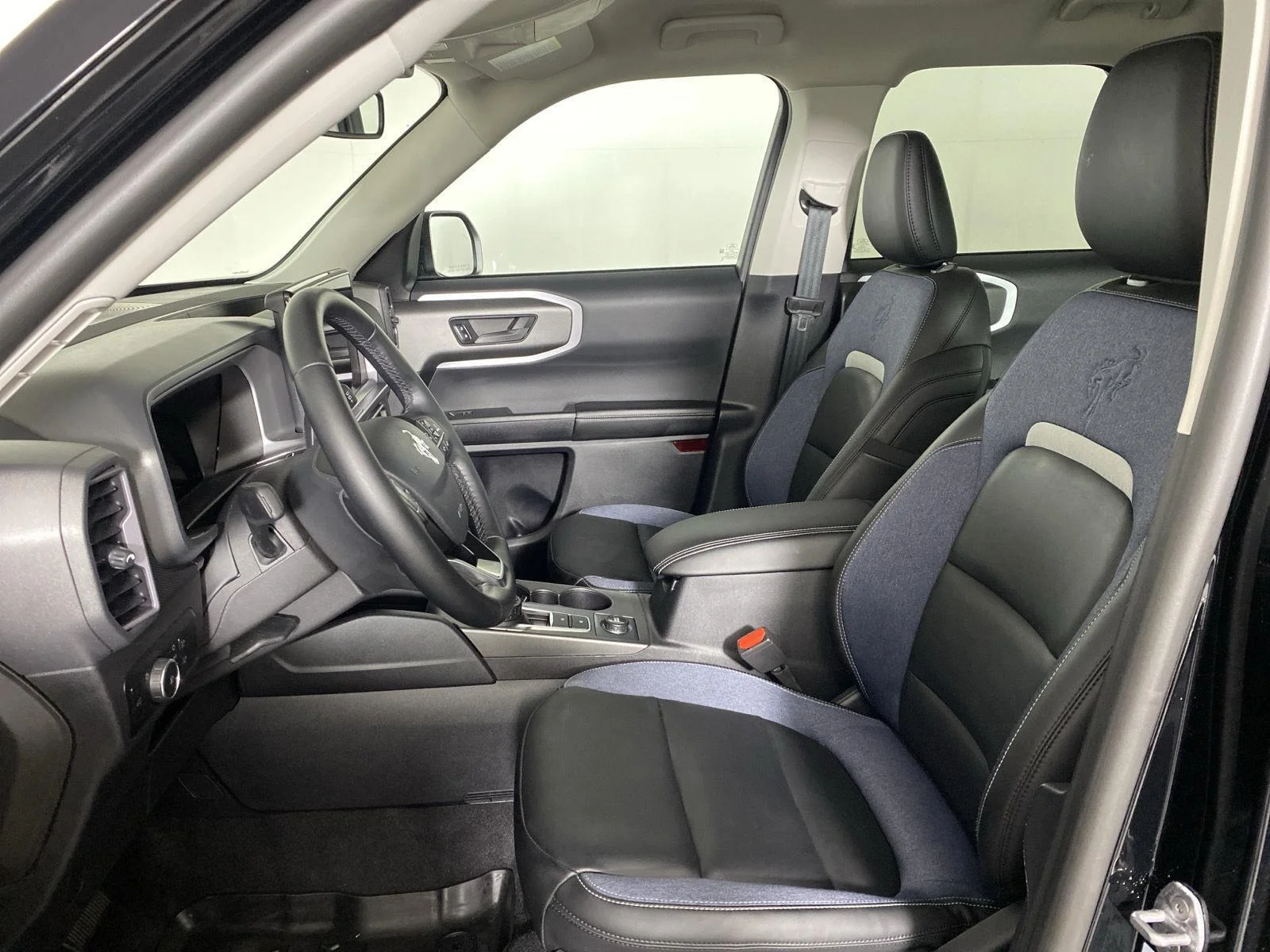 Used 2025 Shadow Black Ford Outer Banks image 10