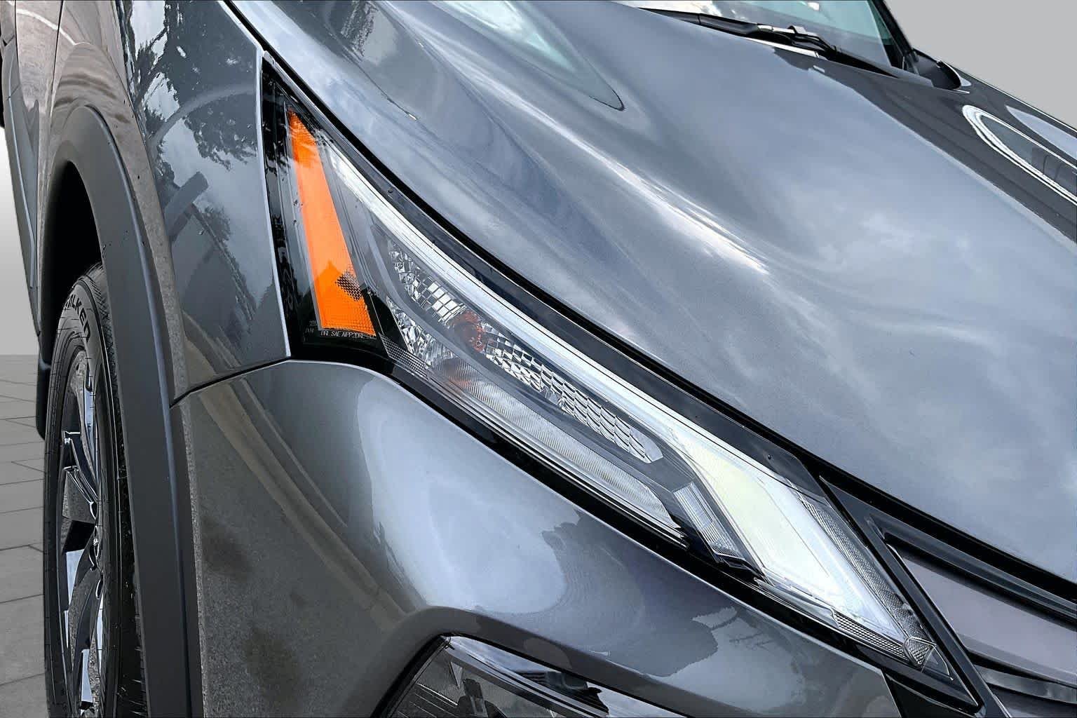 New 2027 Gun Metallic Nissan SV image 13