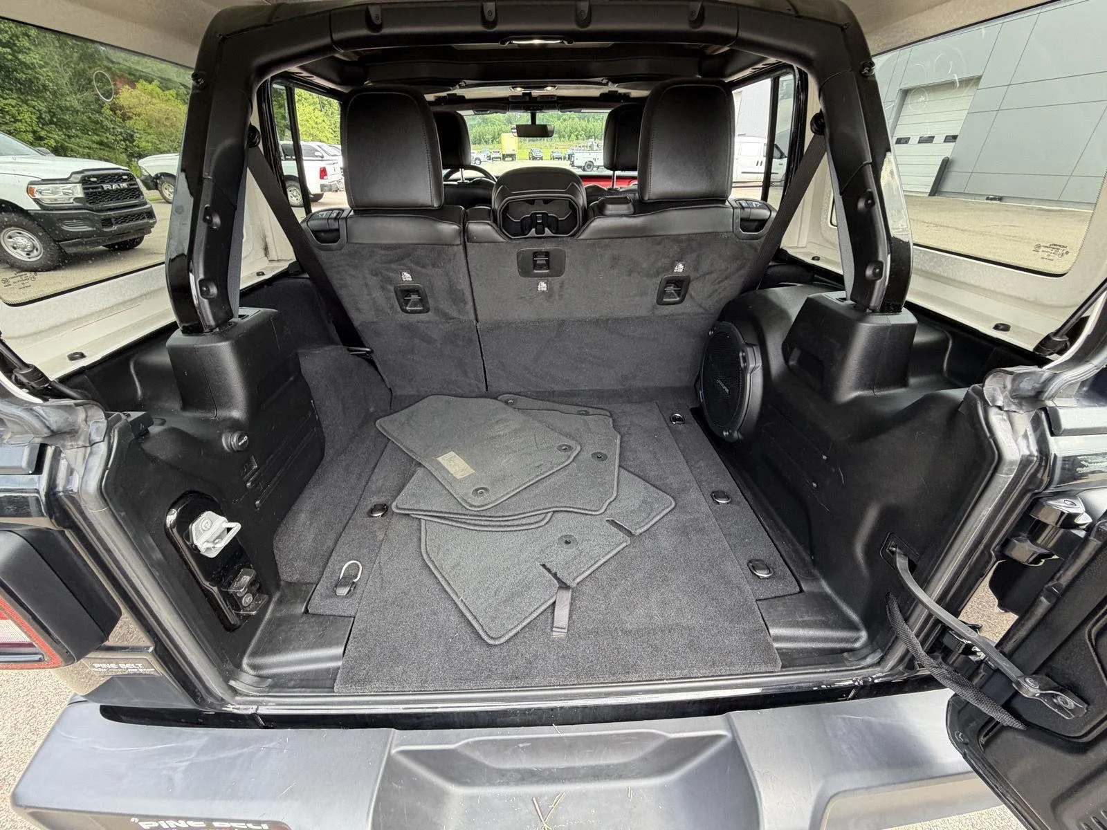 Used 2022 Black Clearcoat Jeep Unlimited Rubicon image 19