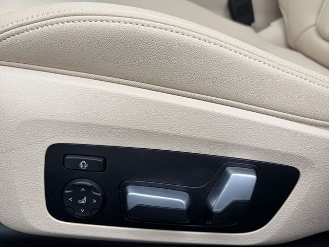Used 2021 White BMW 330i xDrive image 26