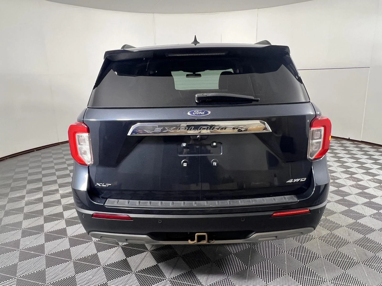 Used 2022 Stone Blue Ford XLT image 9