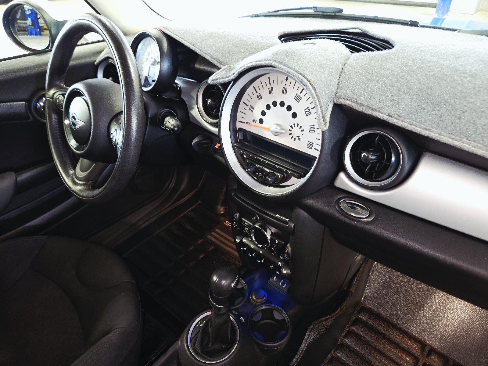 Used 2013 Reef Blue Metallic MINI CLUBVAN image 51