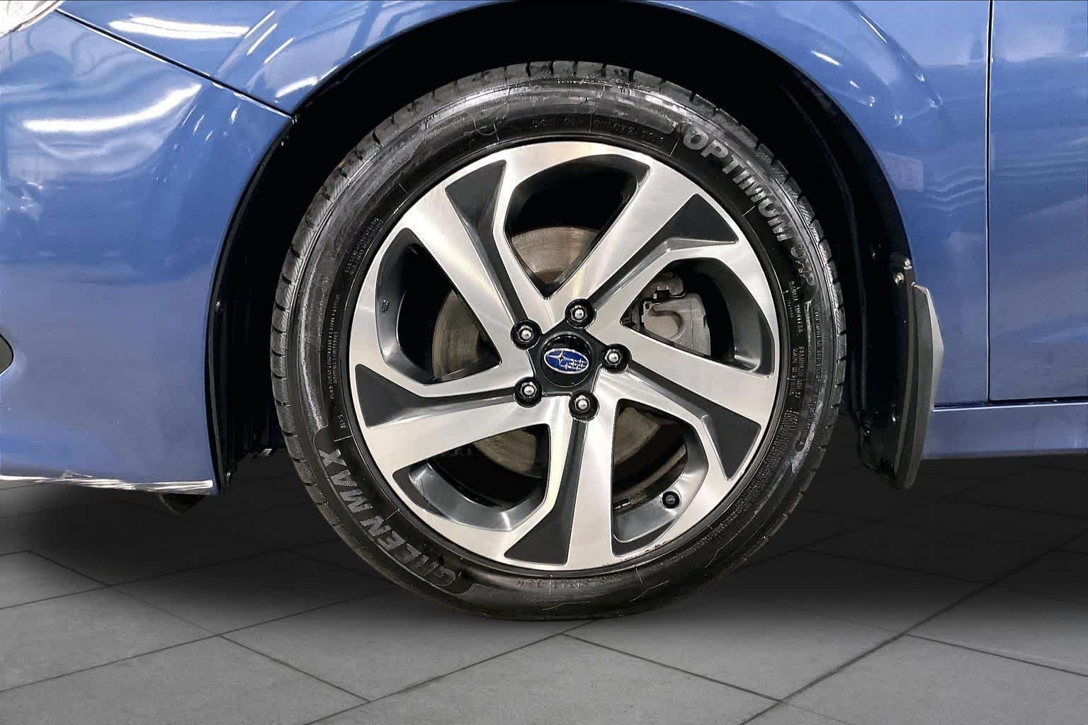Used 2022 Abyss Blue Pearl Subaru Limited image 11
