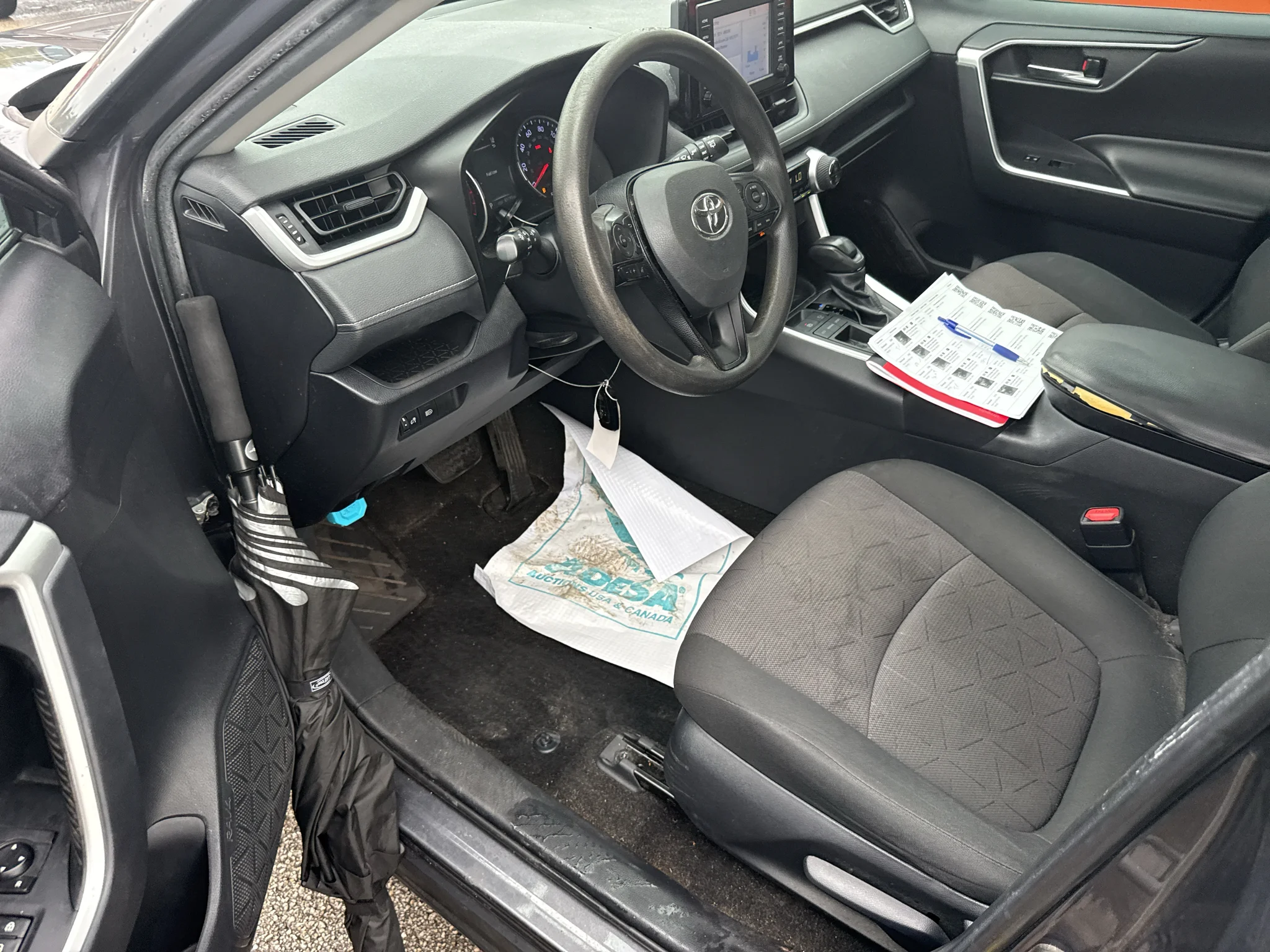 Used 2019 Magnetic Gray Metallic Toyota XLE image 4