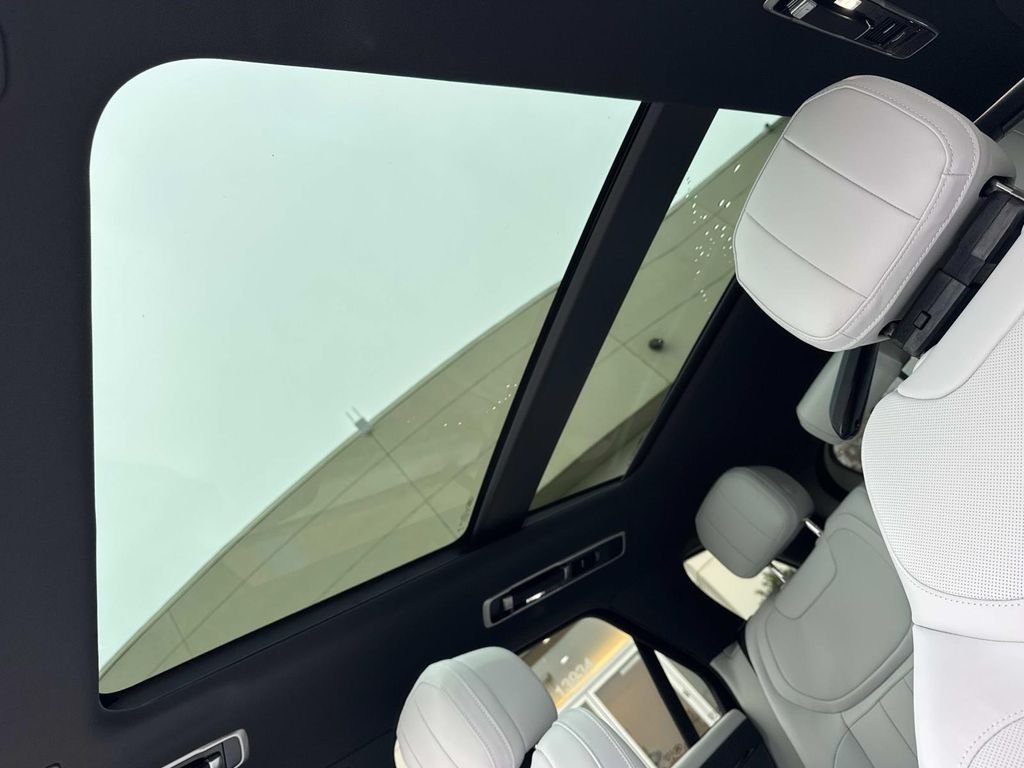 New 2026 Varesine Blue LAND ROVER SE image 11