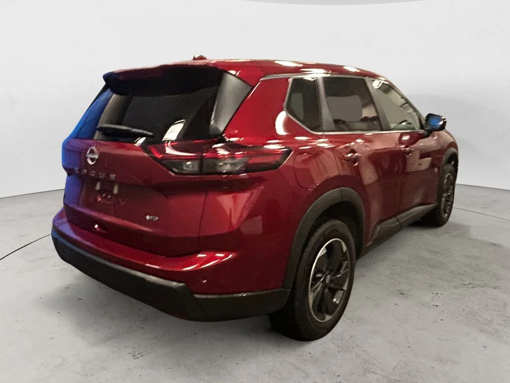 Used 2025 Scarlet Nissan SV image 6