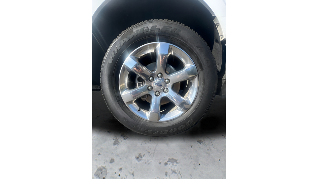 Used 2022 Oxford White Ford Lariat image 21